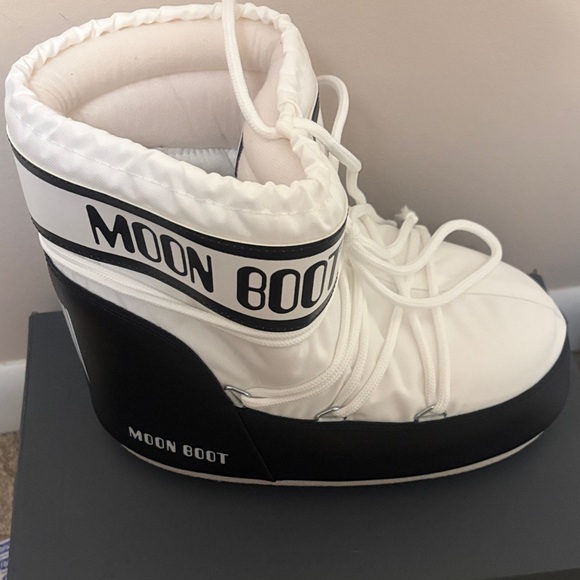 Moon Boot Shoes - Moon Boot Women's Black and White Snow Boots